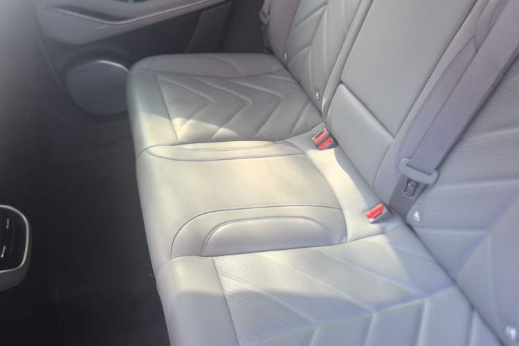 Used Nio ET5T 2025 75 kWh Touring Left Rear Seat