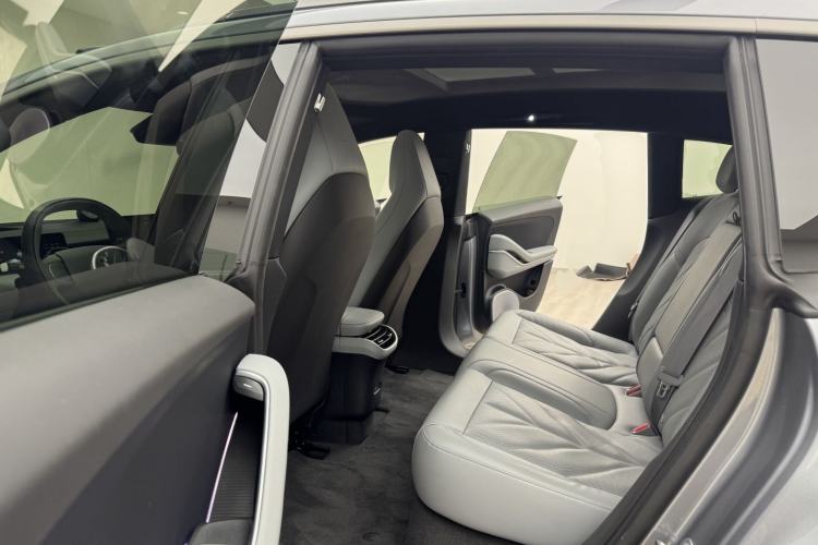 Used Nio ET5T 2025 75 kWh Touring Left Rear Seat