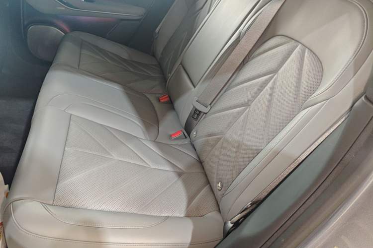 Used Nio ET5T 2025 75 kWh Touring Left Rear Seat