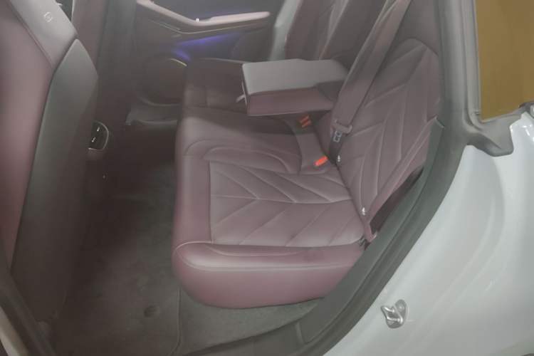 Used Nio ET5T 2025 75 kWh Touring Left Rear Seat