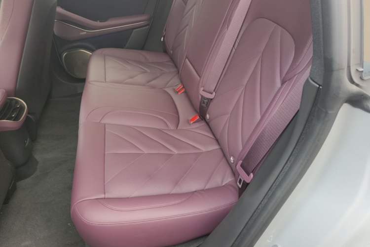 Used Nio ET5T 2025 75 kWh Touring Left Rear Seat