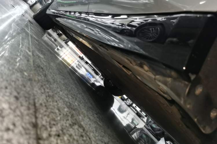 Used Nio ET5T 2025 75 kWh Touring Left Side Sill