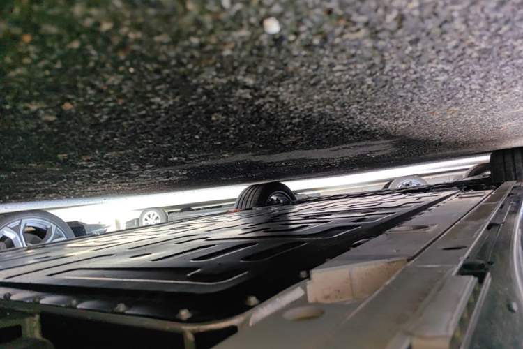 Used Nio ET5T 2025 75 kWh Touring Left Side Sill