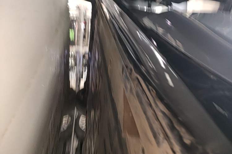 Used Nio ET5T 2025 75 kWh Touring Left Side Sill