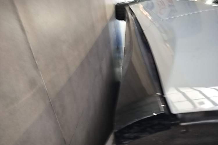 Used Nio ET5T 2025 75 kWh Touring Left Side Sill