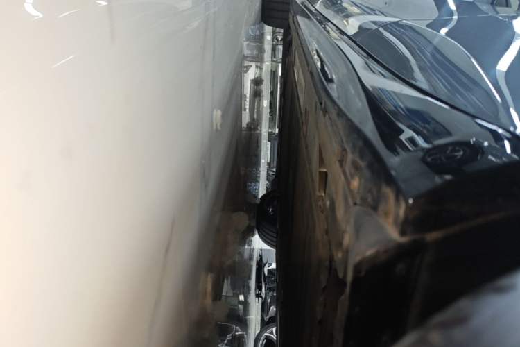 Used Nio ET5T 2025 75 kWh Touring Left Side Sill