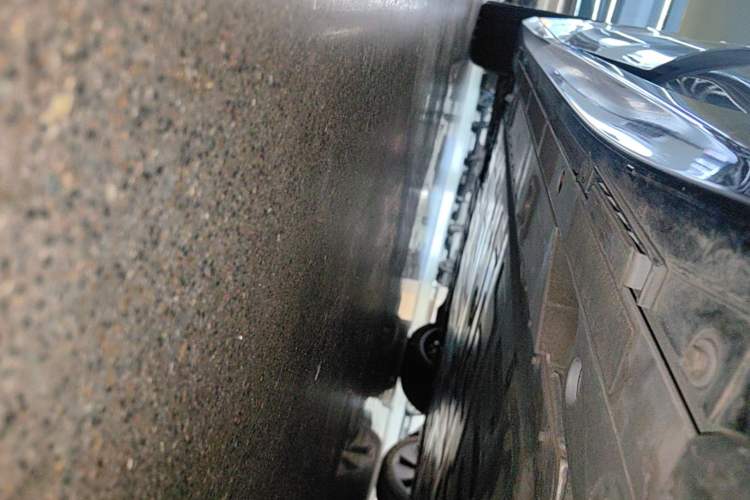 Used Nio ET5T 2025 75 kWh Touring Left Side Sill