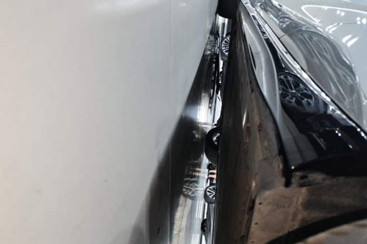 Used Nio ET5T 2025 75 kWh Touring Left Side Sill