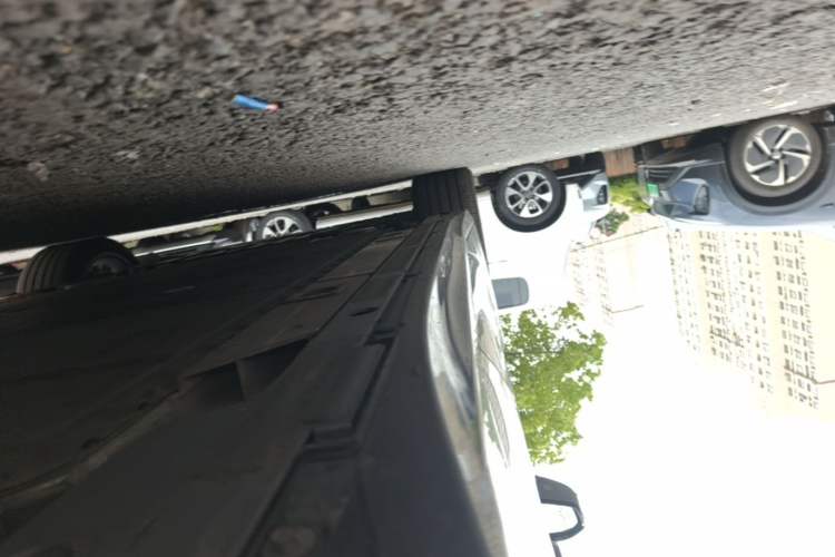 Used Nio ET5T 2025 75 kWh Touring Left Side Sill