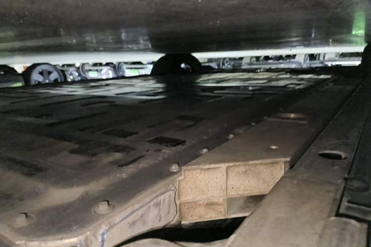 Used Nio ET5T 2025 75 kWh Touring Left Side Sill