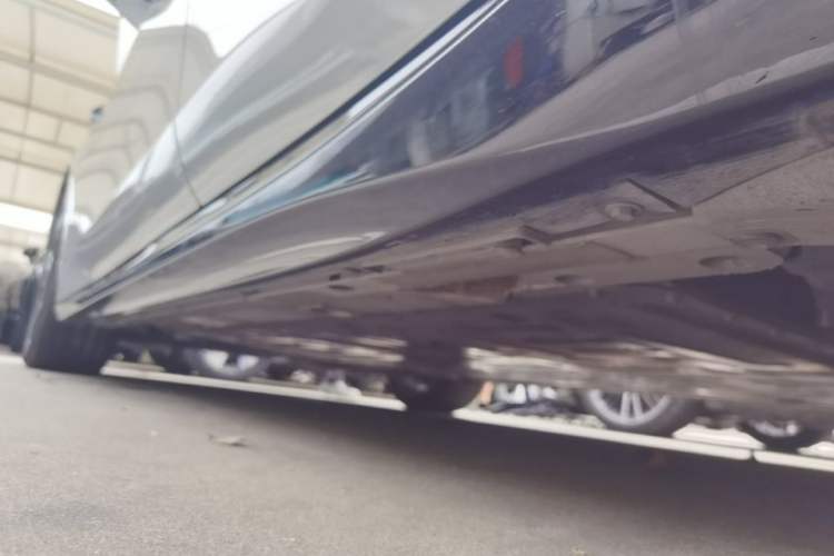 Used Nio ET5T 2025 75 kWh Touring Left Side Sill