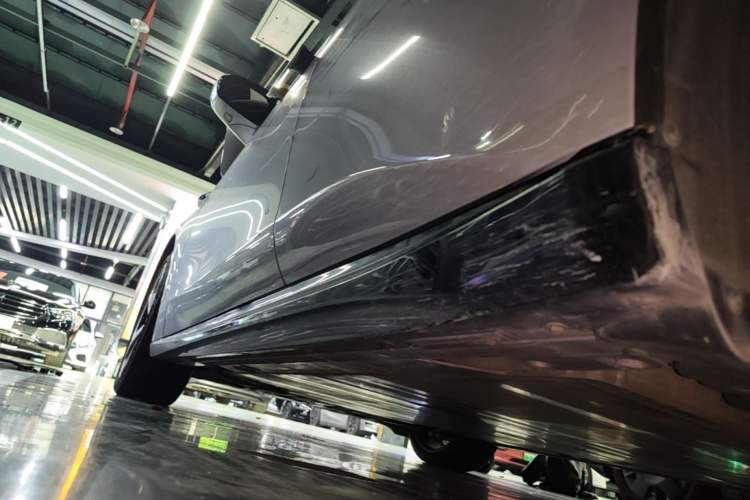 Used Nio ET5T 2025 75 kWh Touring Left Side Sill