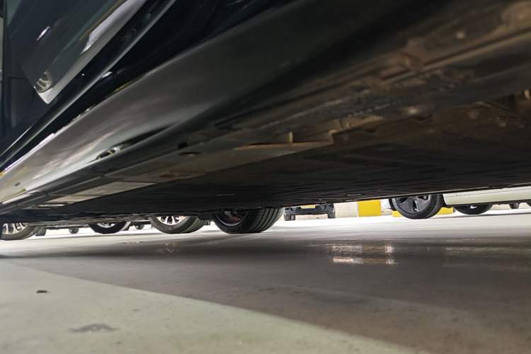 Used Nio ET5T 2025 75 kWh Touring Left Side Sill