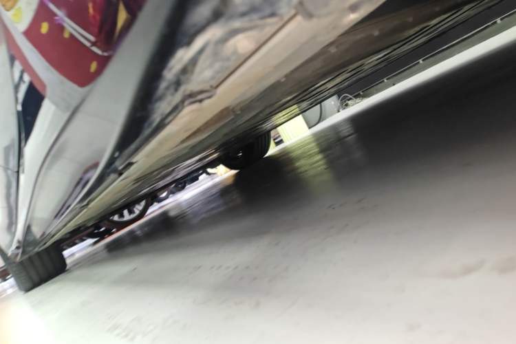Used Nio ET5T 2025 75 kWh Touring Left Side Sill