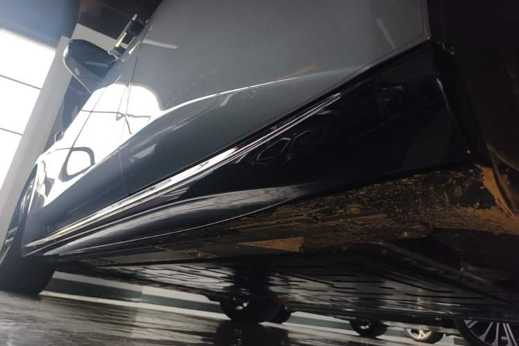Used Nio ET5T 2025 Model Champion Commemorative Edition, 75kWh Touring Left Side Sill