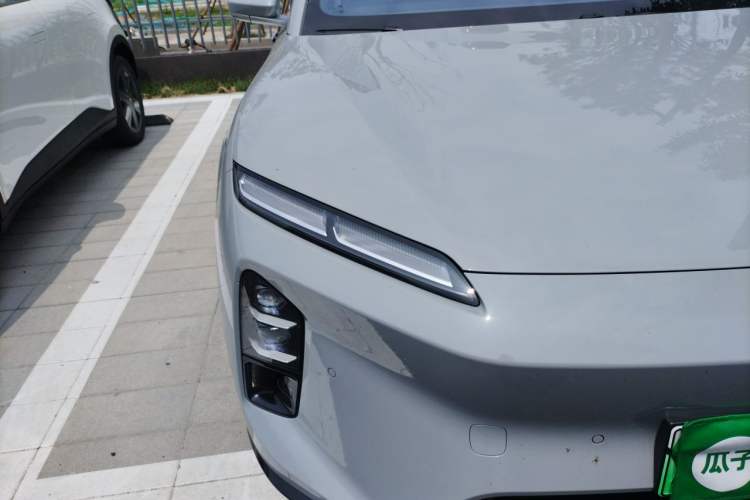 Used Nio ET5T 2025 75 kWh Touring Right Front Headlight