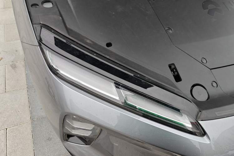 Used Nio ET5T 2025 75 kWh Touring Right Front Headlight