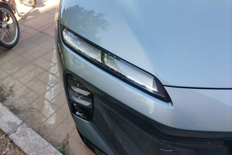 Used Nio ET5T 2025 75 kWh Touring Right Front Headlight