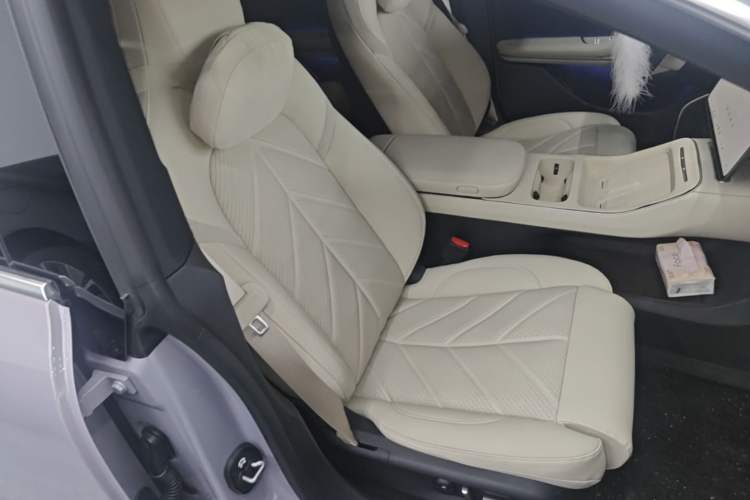 Used Nio ET5T 2025 75 kWh Touring Right Front Seat