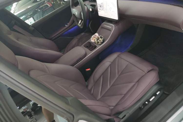 Used Nio ET5T 2025 75 kWh Touring Right Front Seat