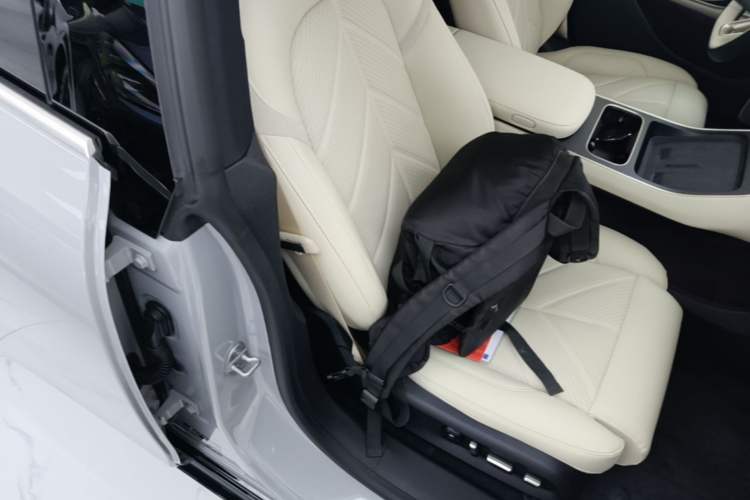 Used Nio ET5T 2025 75 kWh Touring Right Front Seat