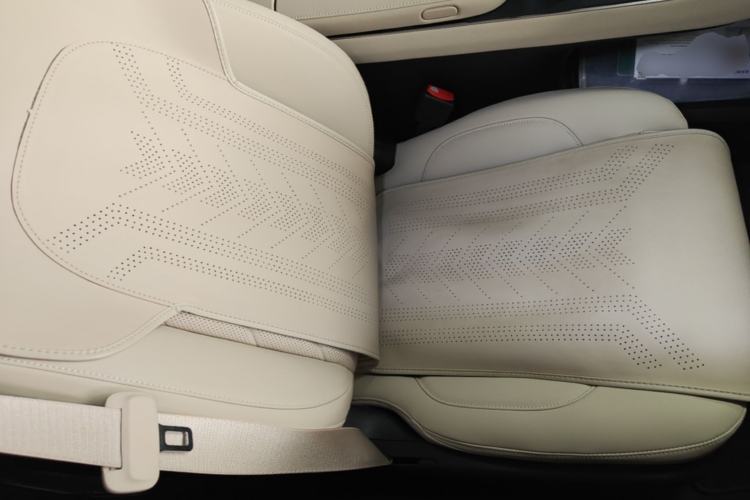 Used Nio ET5T 2025 75 kWh Touring Right Front Seat