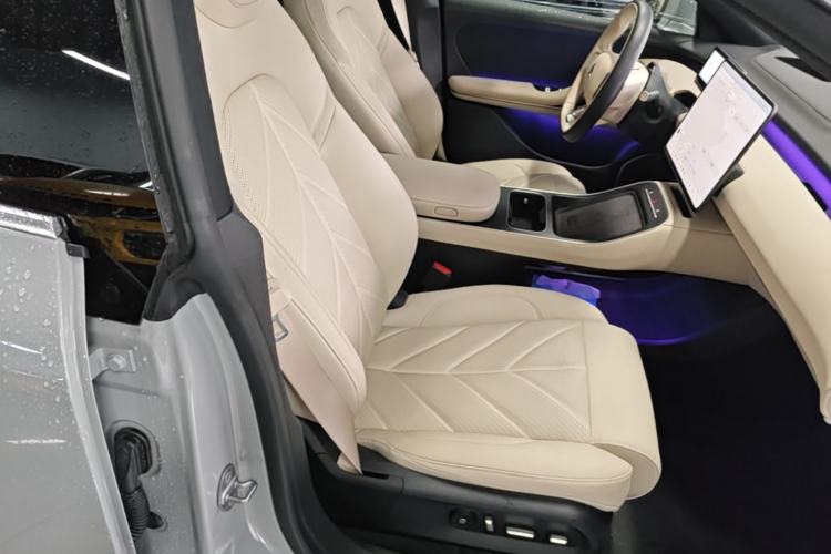 Used Nio ET5T 2025 75 kWh Touring Right Front Seat