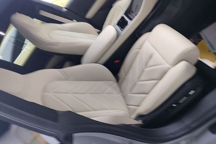 Used Nio ET5T 2025 75 kWh Touring Right Front Seat