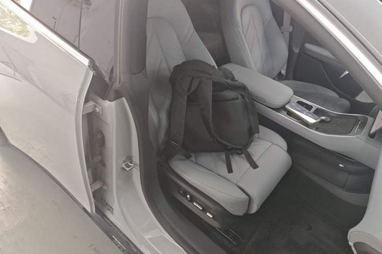 Used Nio ET5T 2025 75 kWh Touring Right Front Seat