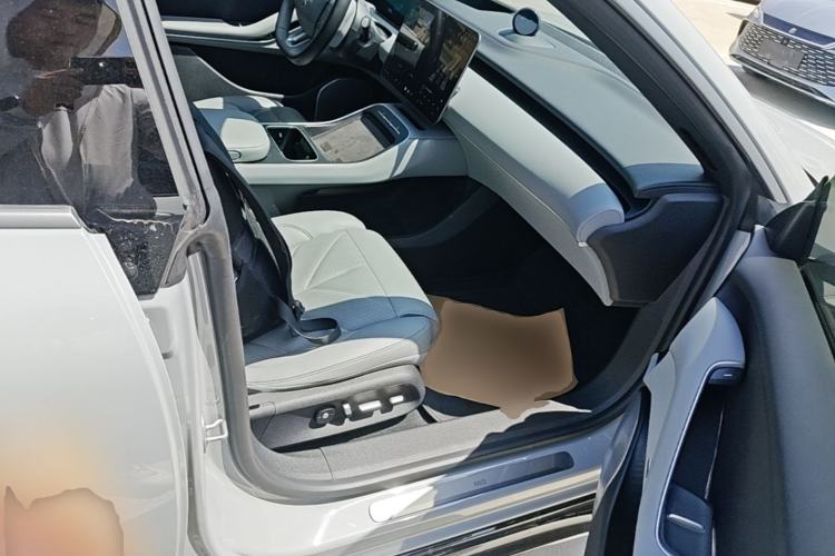 Used Nio ET5T 2025 75 kWh Touring Right Front Seat