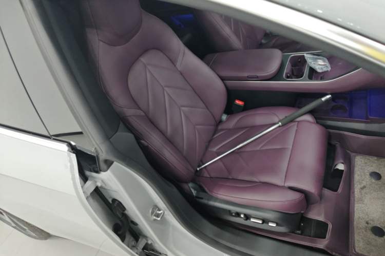 Used Nio ET5T 2025 75 kWh Touring Right Front Seat