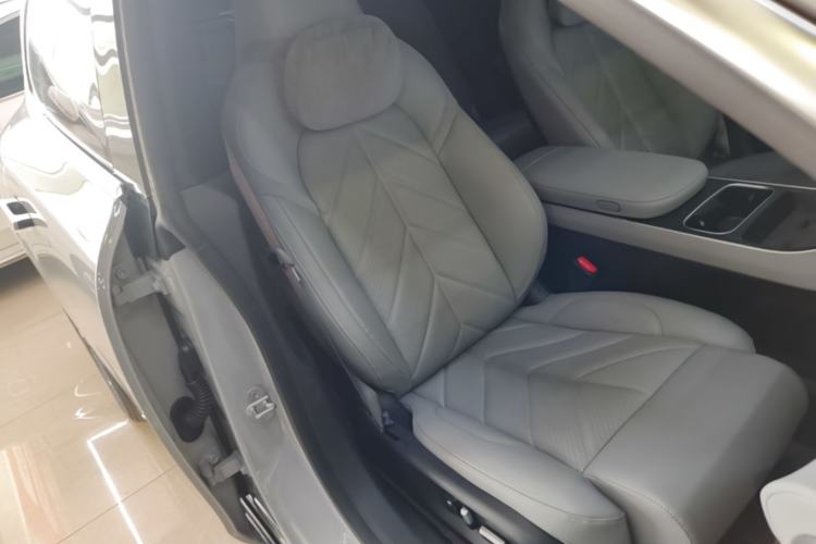 Used Nio ET5T 2025 75 kWh Touring Right Front Seat