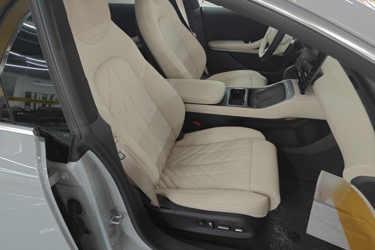 Used Nio ET5T 2025 75 kWh Touring Right Front Seat