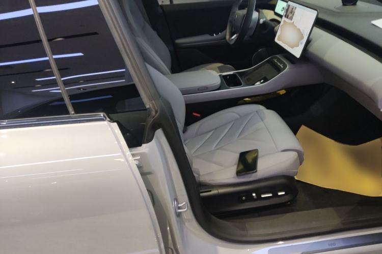 Used Nio ET5T 2025 75 kWh Touring Right Front Seat