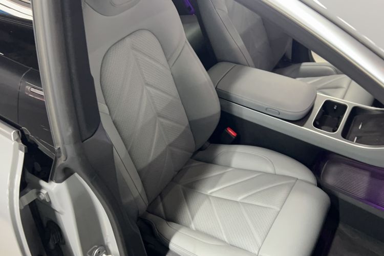 Used Nio ET5T 2025 75 kWh Touring Right Front Seat