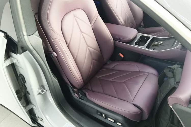 Used Nio ET5T 2025 75 kWh Touring Right Front Seat