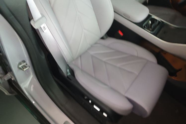 Used Nio ET5T 2025 75 kWh Touring Right Front Seat