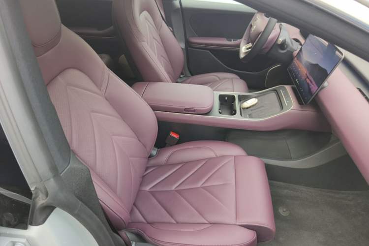Used Nio ET5T 2025 75 kWh Touring Right Front Seat