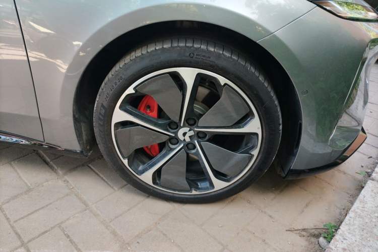 Used Nio ET5T 2025 75 kWh Touring Right Front Wheel Hub