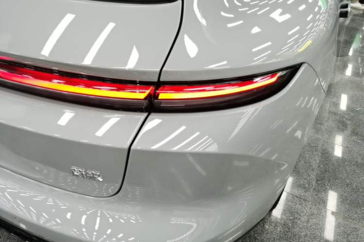 Used Nio ET5T 2025 75 kWh Touring Right Rear Taillight