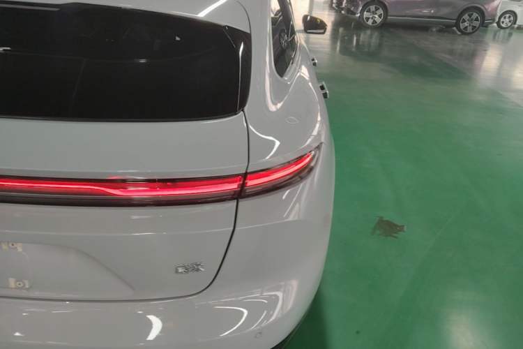 Used Nio ET5T 2025 75 kWh Touring Right Rear Taillight
