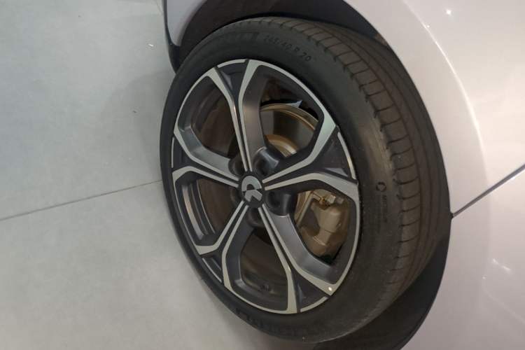 Used Nio ET5T 2025 75 kWh Touring Right Rear Wheel Hub
