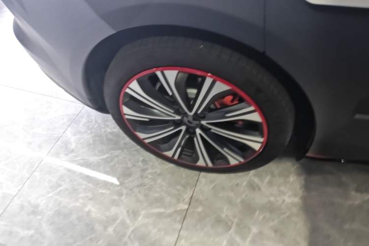 Used Nio ET5T 2025 75 kWh Touring Right Rear Wheel Hub