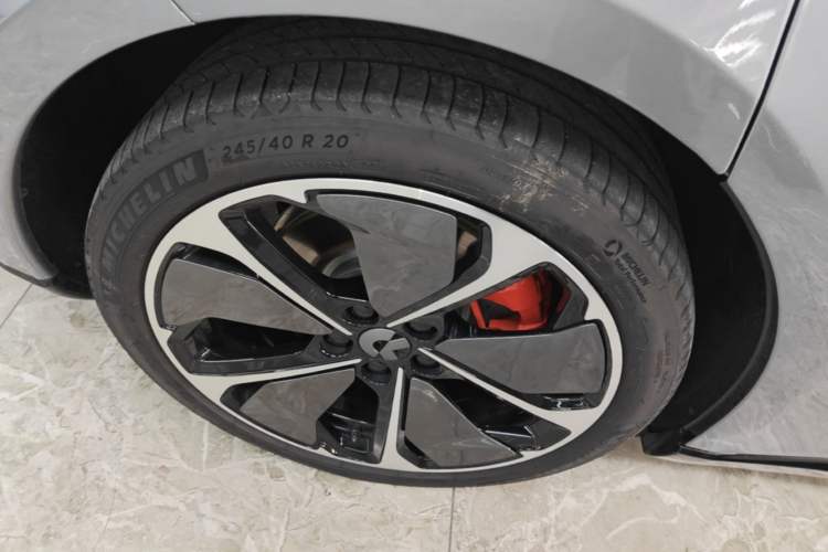 Used Nio ET5T 2025 75 kWh Touring Right Rear Wheel Hub