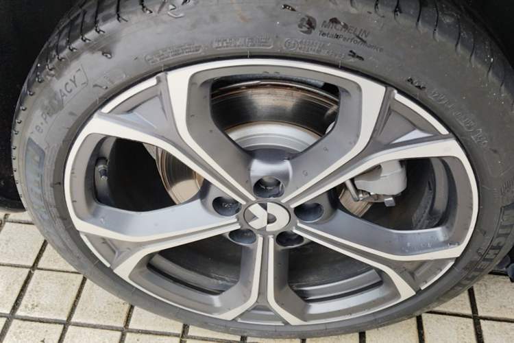Used Nio ET5T 2025 75 kWh Touring Right Rear Wheel Hub
