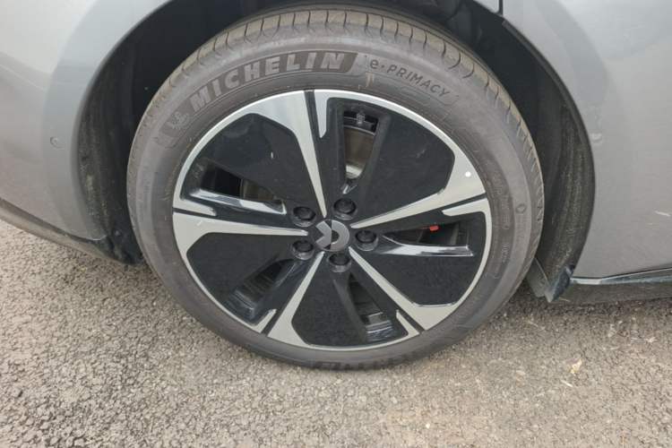 Used Nio ET5T 2025 75 kWh Touring Right Rear Wheel Hub