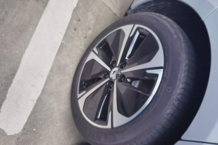 Used Nio ET5T 2025 75 kWh Touring Right Rear Wheel Hub