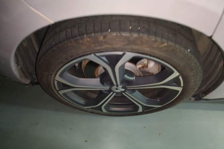 Used Nio ET5T 2025 75 kWh Touring Right Rear Wheel Hub