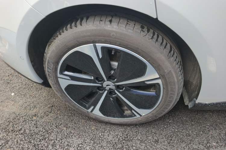 Used Nio ET5T 2025 75 kWh Touring Right Rear Wheel Hub