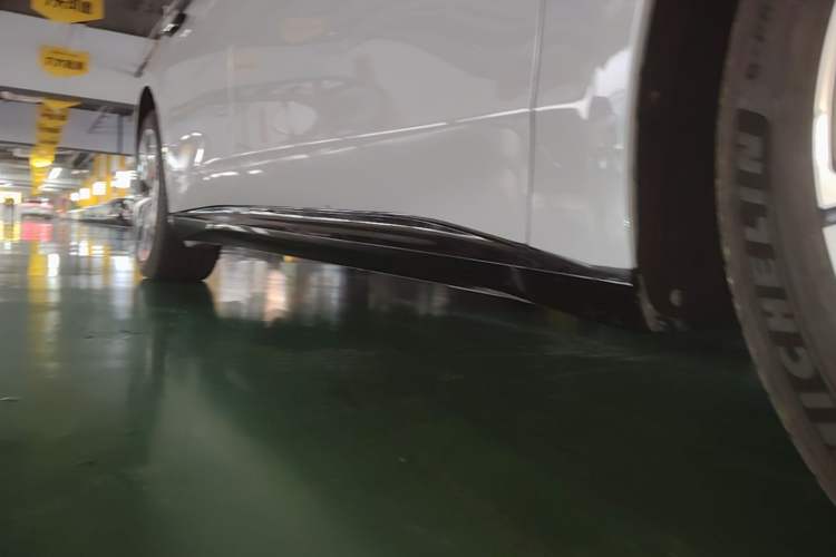 Used Nio ET5T 2025 75 kWh Touring Right Side Sill
